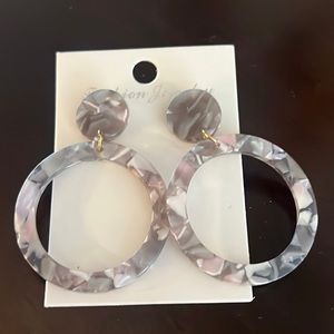 Gray marbled acrylic earrings-NWT